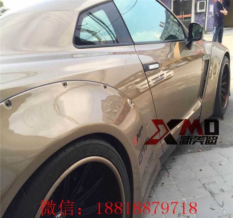 日產(chǎn)GTRR35改裝LBPERFORMANCE款寬體包圍前唇尾翼后擾流排氣