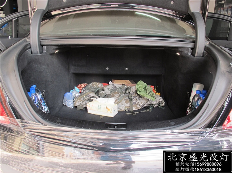 北京改燈 奔馳S320改原廠電尾門(mén) 無(wú)鑰匙進(jìn)入 腳掃