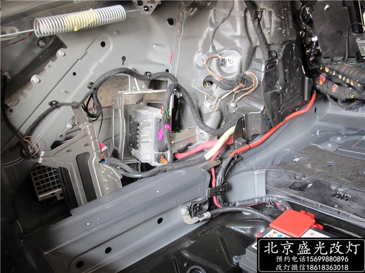 北京改燈 奔馳S320改原廠電尾門(mén) 無(wú)鑰匙進(jìn)入 腳掃