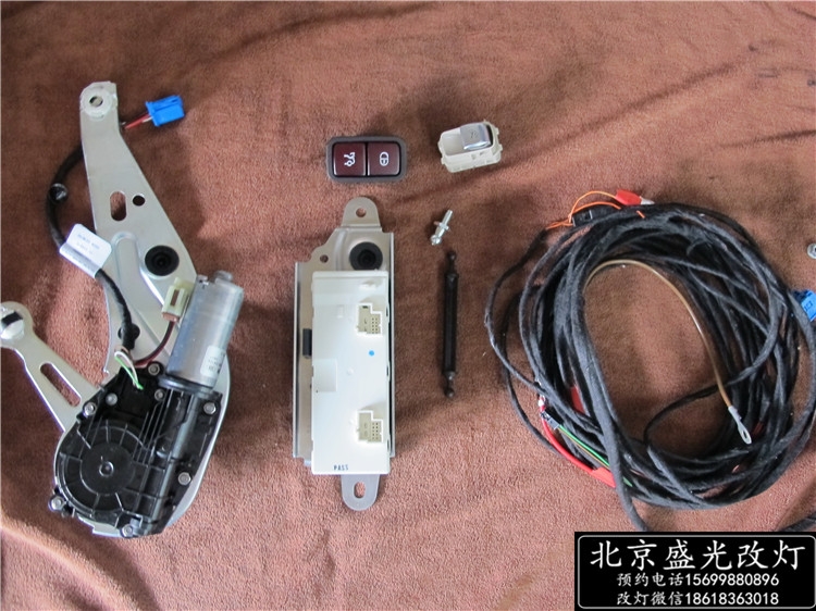 北京改燈 奔馳S320改原廠電尾門(mén) 無(wú)鑰匙進(jìn)入 腳掃