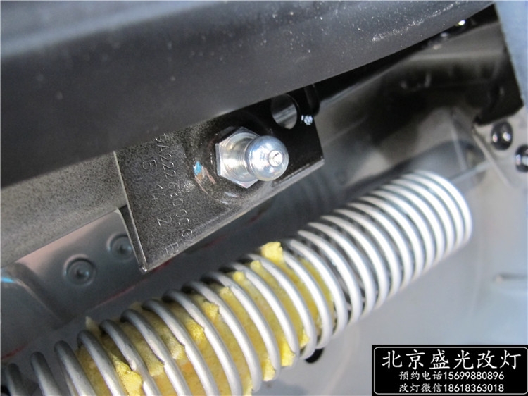 北京改燈 奔馳S320改原廠電尾門(mén) 無(wú)鑰匙進(jìn)入 腳掃