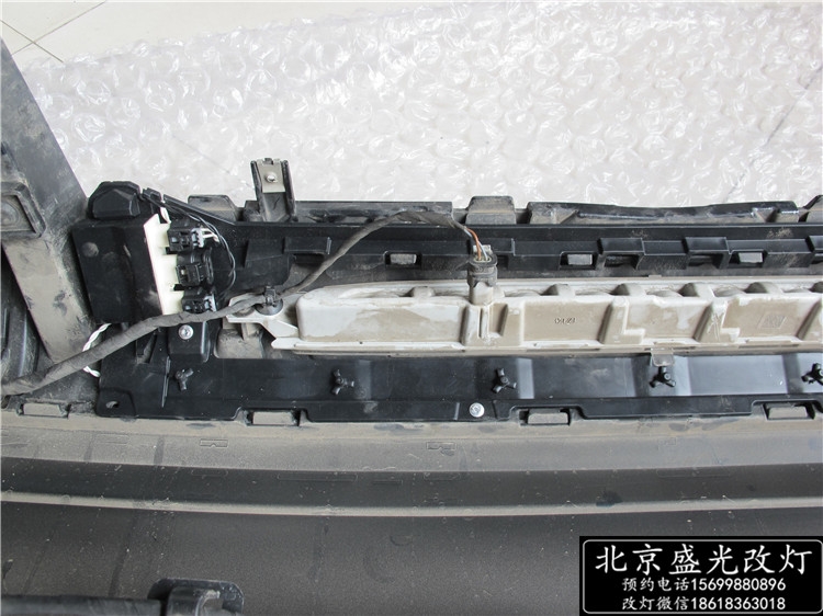北京改燈 奔馳S320改原廠電尾門(mén) 無(wú)鑰匙進(jìn)入 腳掃