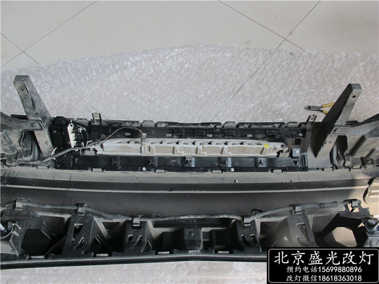 北京改燈 奔馳S320改原廠電尾門(mén) 無(wú)鑰匙進(jìn)入 腳掃