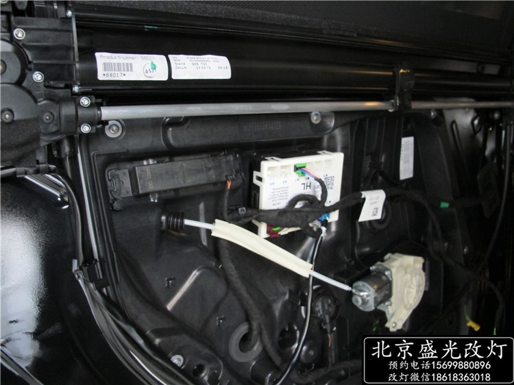 北京改燈 奔馳S320改原廠電尾門(mén) 無(wú)鑰匙進(jìn)入 腳掃