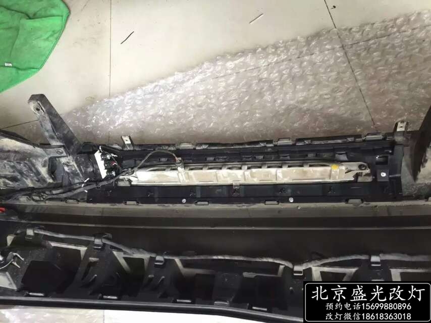 北京改燈 奔馳S320改原廠電尾門(mén) 無(wú)鑰匙進(jìn)入 腳掃