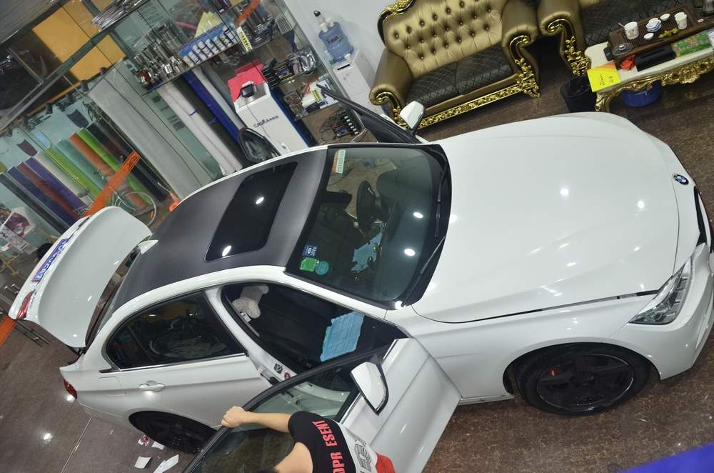 深圳寶馬三系冰藍全車車身改色貼膜