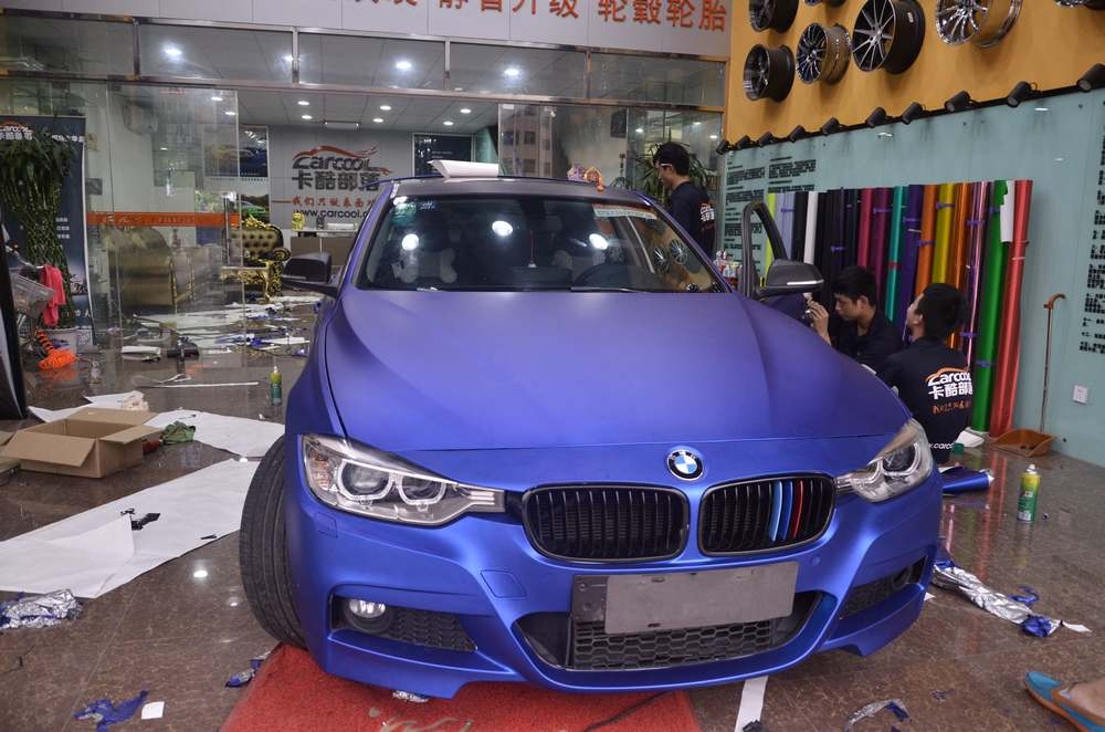 深圳寶馬三系冰藍全車車身改色貼膜
