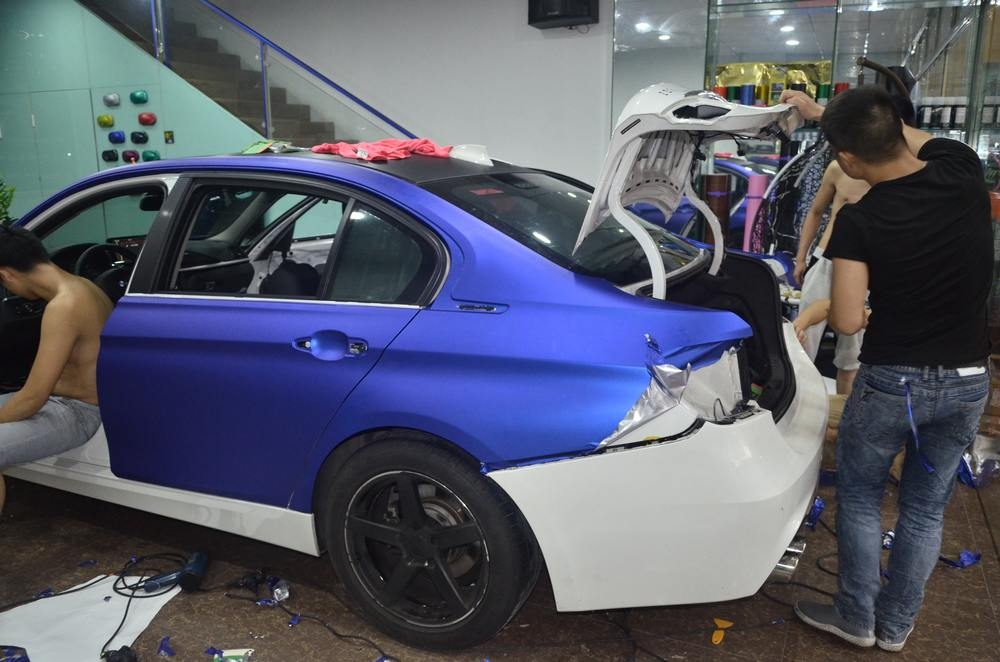 深圳寶馬三系冰藍全車車身改色貼膜
