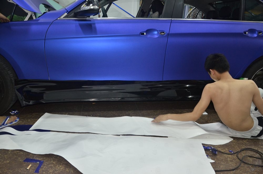 深圳寶馬三系冰藍全車車身改色貼膜