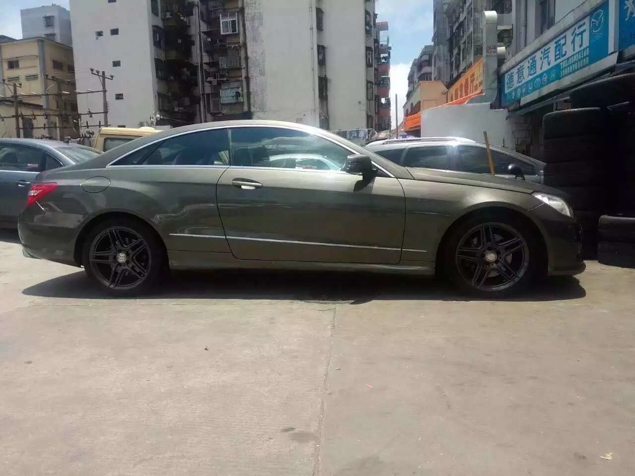 奔馳，裝18寸、AMG