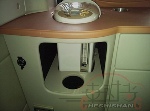 依維柯內(nèi)飾改裝，航空座椅專業(yè)定制、為您量身定制屬于您的內(nèi)飾，