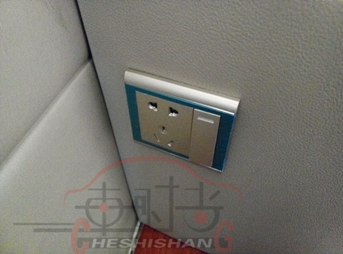 依維柯內(nèi)飾改裝，航空座椅專業(yè)定制、為您量身定制屬于您的內(nèi)飾，