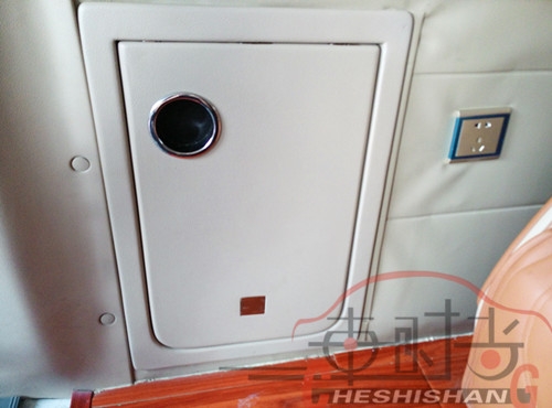 依維柯內(nèi)飾改裝，航空座椅專業(yè)定制、為您量身定制屬于您的內(nèi)飾，