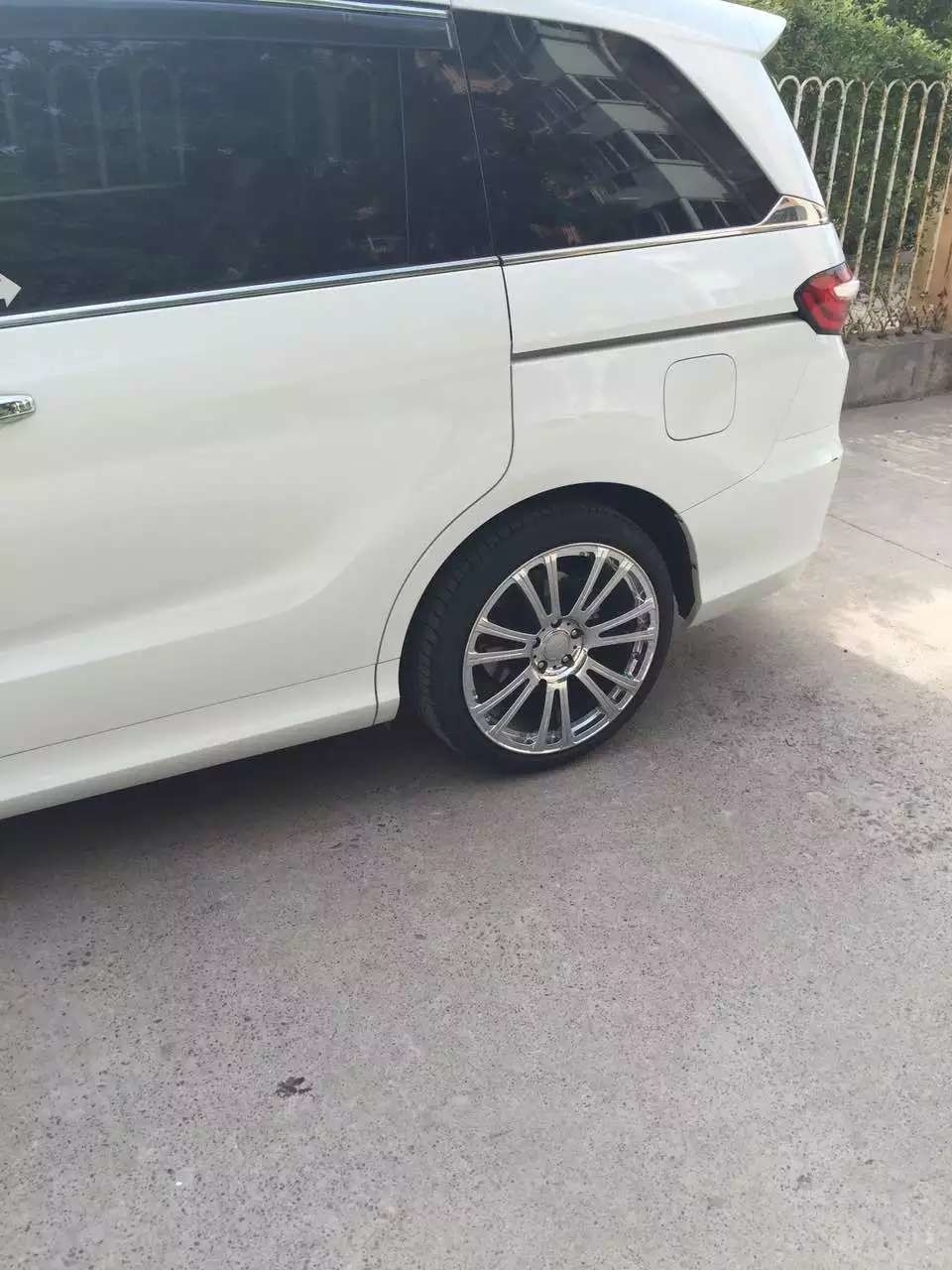感謝車主發(fā)來裝車效果圖：奧德賽，裝鍛榮社 19寸，漂亮！謝謝哥支持！