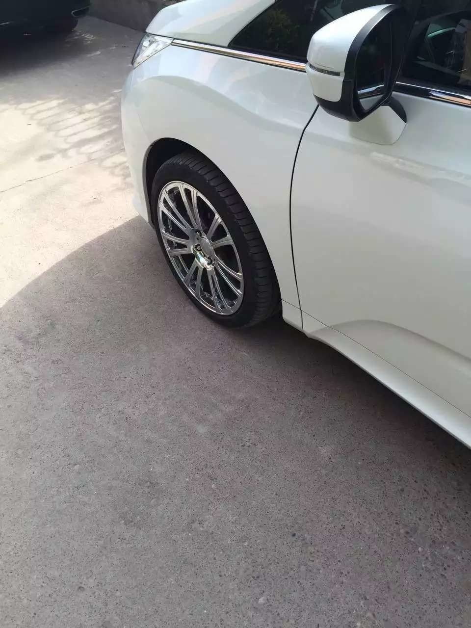 感謝車主發(fā)來裝車效果圖：奧德賽，裝鍛榮社 19寸，漂亮！謝謝哥支持！
