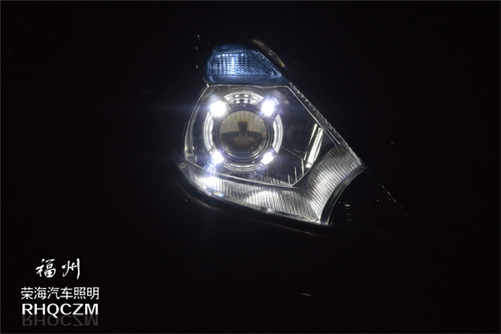 福州改燈 日產(chǎn)頤達(dá)大燈改裝保時(shí)捷panamera LED光導(dǎo)裝飾罩 福州榮海照明