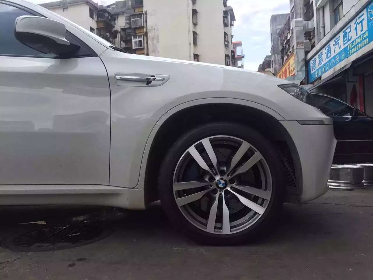 X6M．20寸原裝，裝X6。