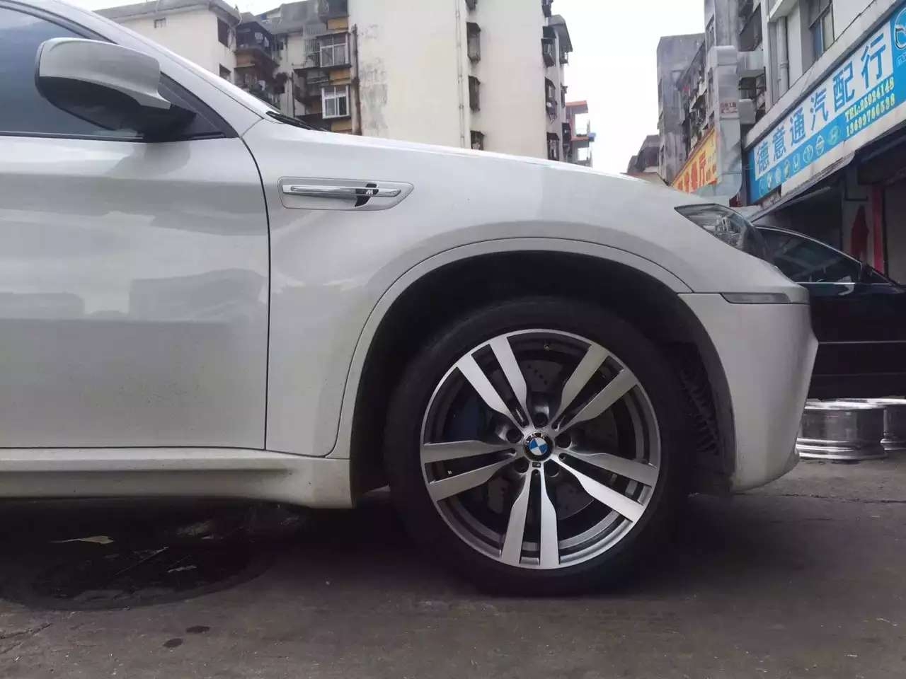 X6M．20寸原裝，裝X6。
