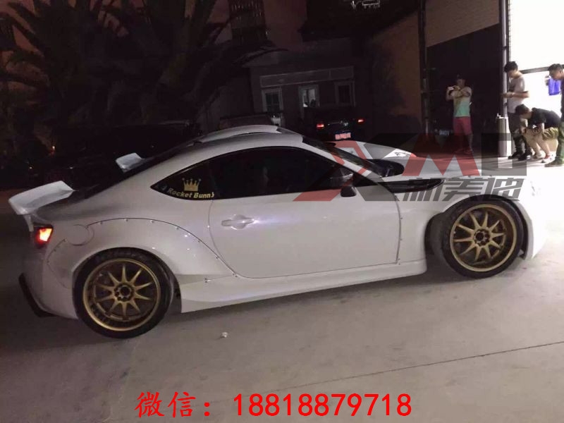 豐田86 BRZ改裝寬體空力套件 ，現(xiàn)貨供應(yīng)， 廠家直銷最低價(jià)格。