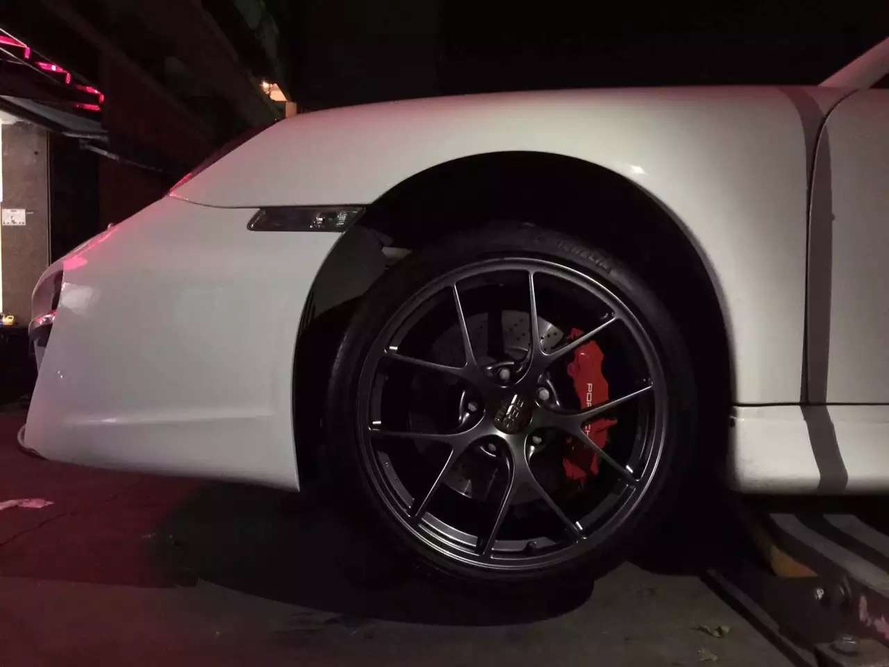 BBS．裝保時(shí)捷、半夜搞定，不容易！辛苦辛苦！