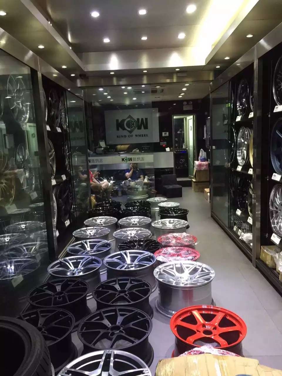BBS．裝保時(shí)捷、半夜搞定，不容易！辛苦辛苦！