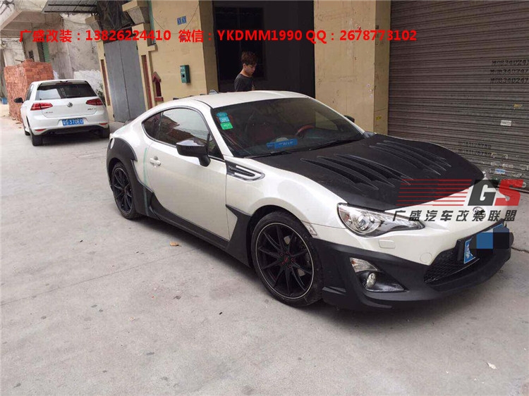 TOYOTA豐田86改裝WALD寬體包圍排氣管碳纖維尾翼機(jī)蓋寬體輪眉輪轂