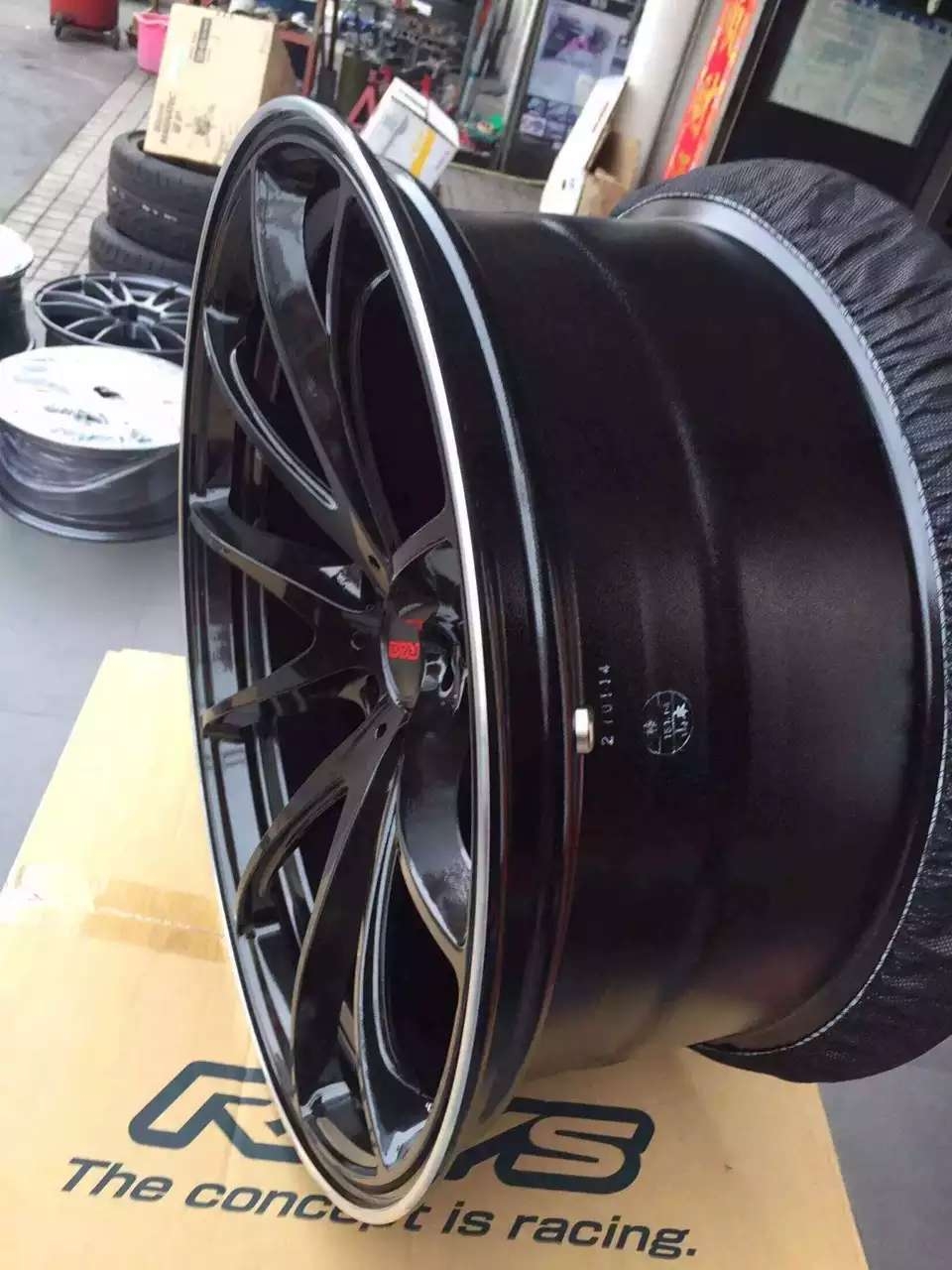 朋友發(fā)來的效果圖：RAYS G25 裝車 ！