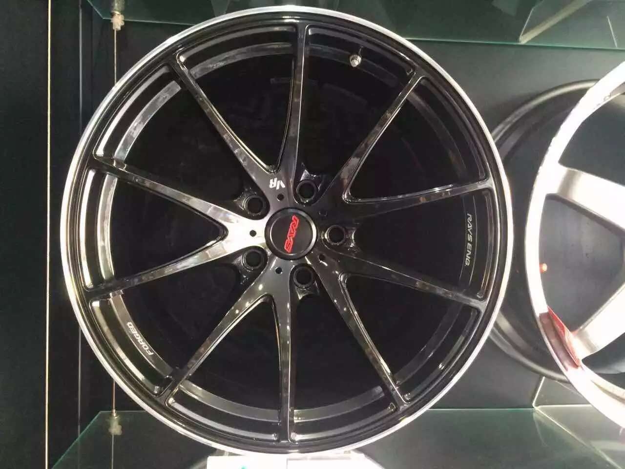 朋友發(fā)來的效果圖：RAYS G25 裝車 ！