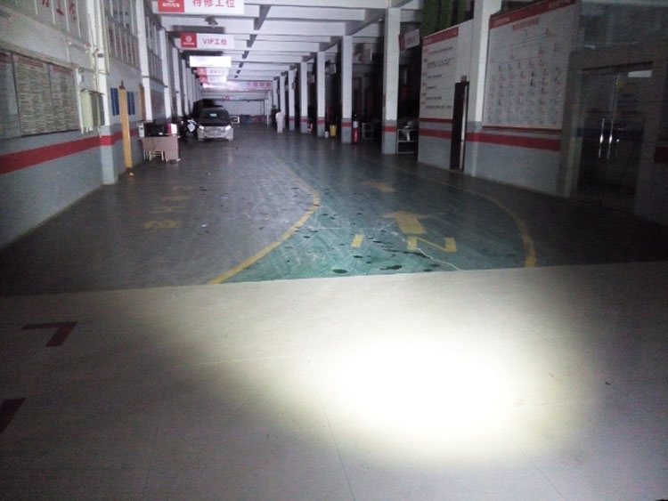 北京馳遠(yuǎn) 私人訂制 猛禽LED車頂射燈