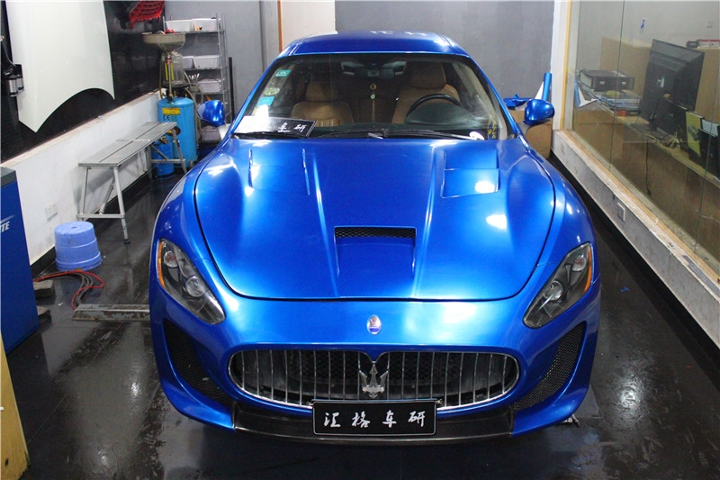 長(zhǎng)沙汽車改裝店 全車改色貼膜 匯格車研 瑪莎拉蒂GTS換裝-爵士金屬藍(lán)膜