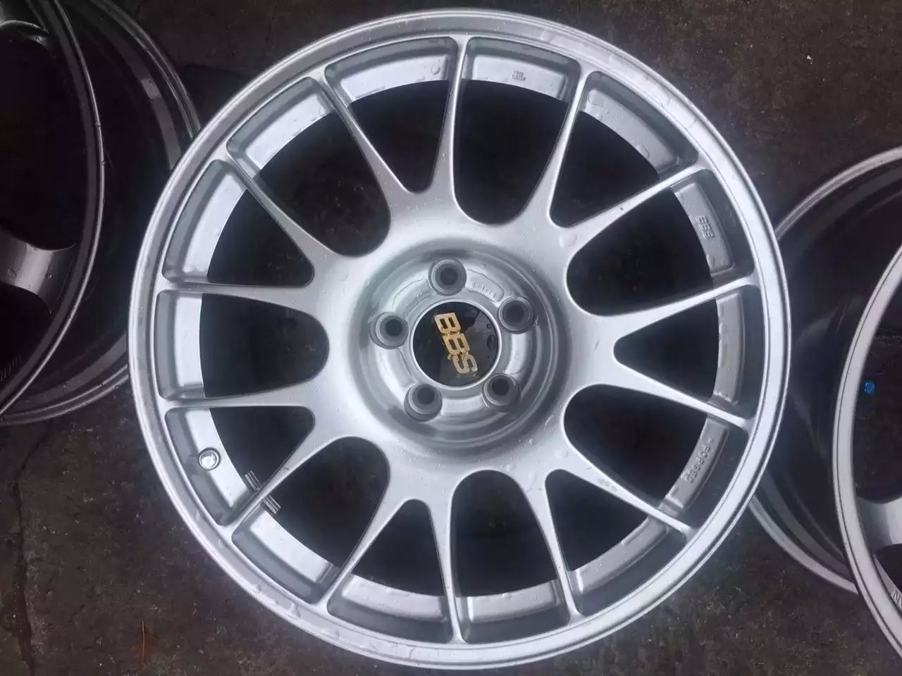日本 BBS．RE：19寸