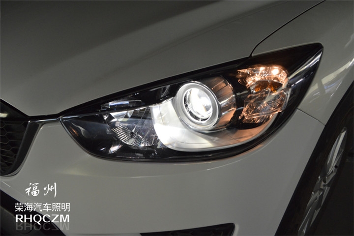 福州汽車改燈 兩輛馬自達(dá)CX-5改裝氙氣燈海拉三雙光透鏡 福州榮海照明