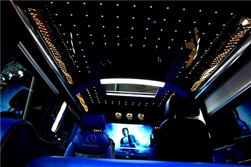 商務(wù)車天花頂燈設(shè)計(jì)