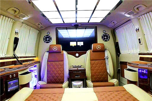 商務(wù)車天花頂燈設(shè)計(jì)