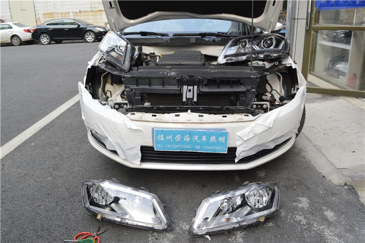 福州改燈店大眾朗行大燈升級(jí)飄帶款大燈總成福州榮海汽車照明