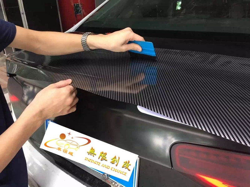 奧迪A4自動升降尾翼