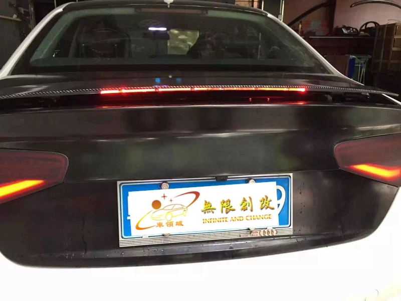 奧迪A4自動升降尾翼
