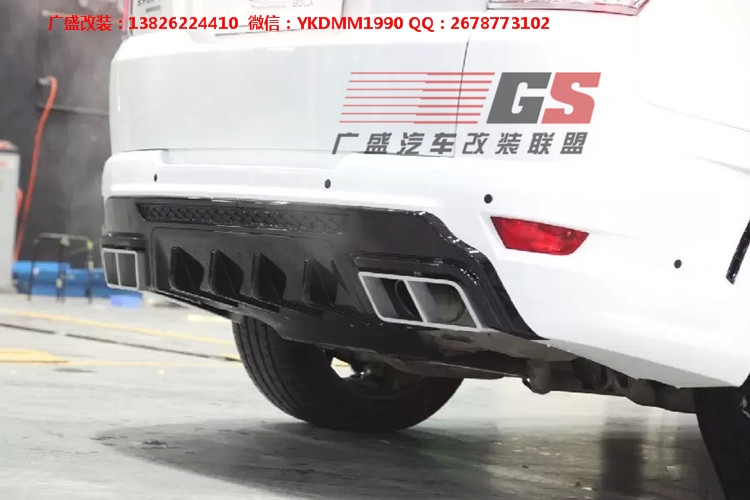 路虎攬勝運(yùn)動(dòng)Range rover sport改裝LUMMA后大包圍四出排氣管尾嘴