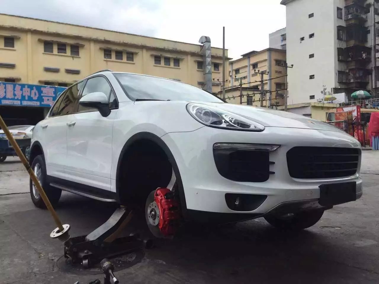 卡宴，裝20寸 原裝