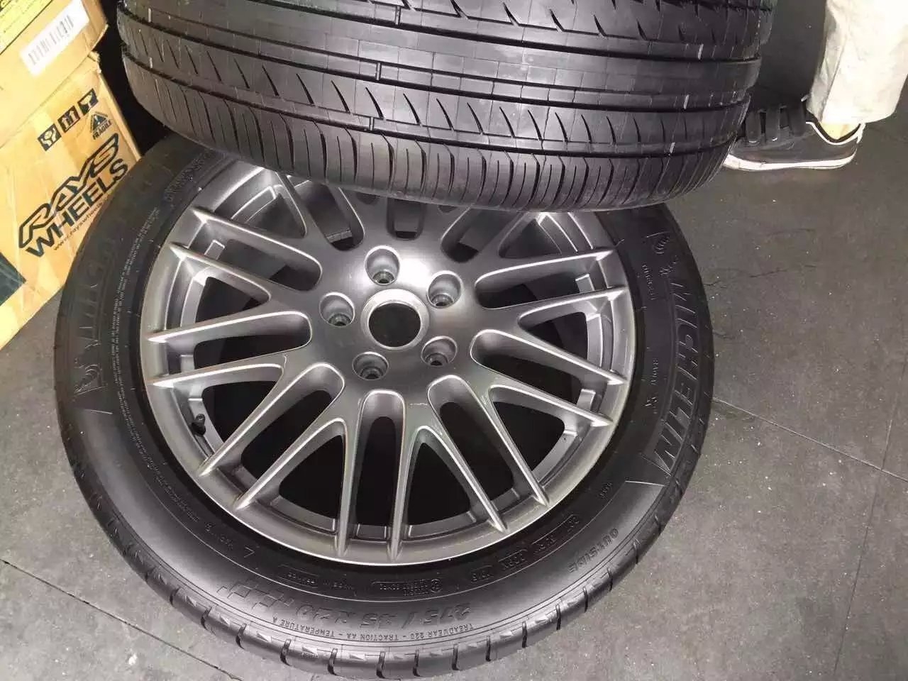 卡宴，裝20寸 原裝