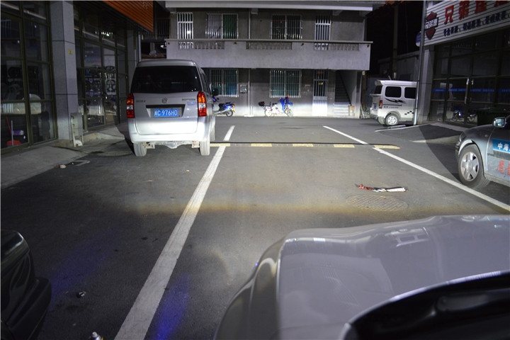 福州車燈升級 標(biāo)致408車燈改裝歐司朗氙氣燈海拉五透鏡 福州榮海照明