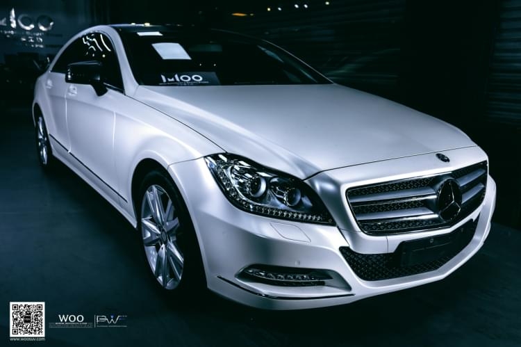 奔馳cls300改色貼膜醉美電光金屬白