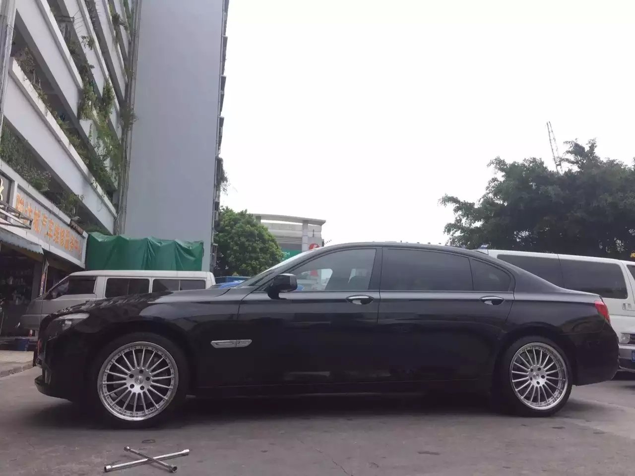 寶馬 760.裝20寸、哈曼。