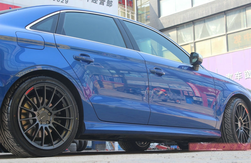鋼炮S3換裝ENKEI RS05RR 競技血統(tǒng)輪轂