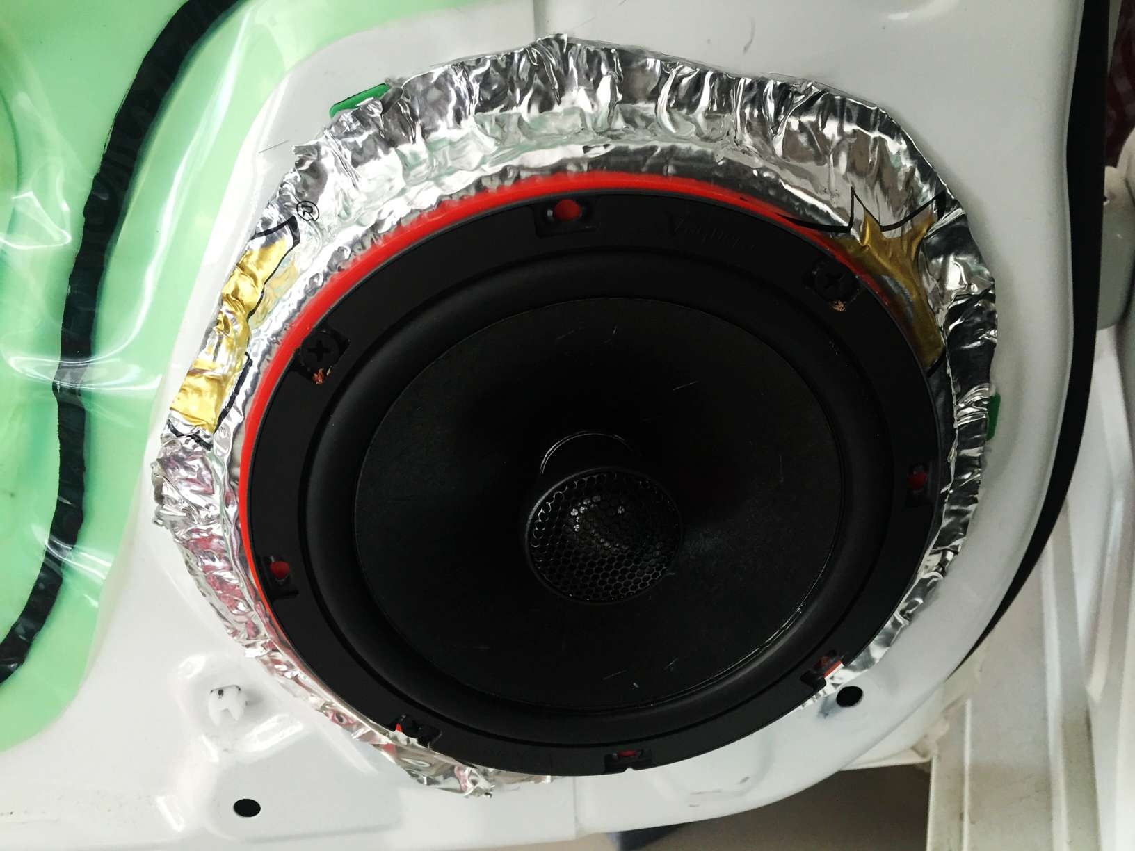 佛山途歌汽車影音：銳志音響改裝德國RS，高品質享受