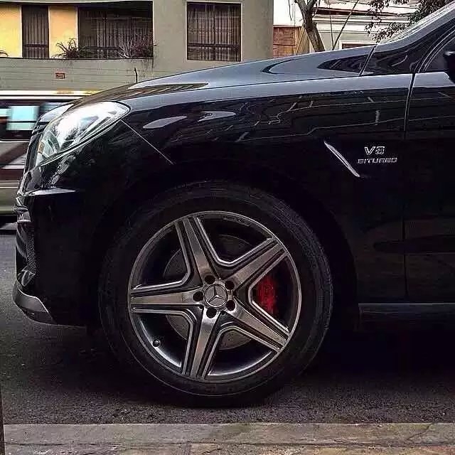 奔馳 AMG 原廠輪轂 適用 W164 /W166 M車款 20*9J ET41 . 最新款．全新．現(xiàn)貨。
