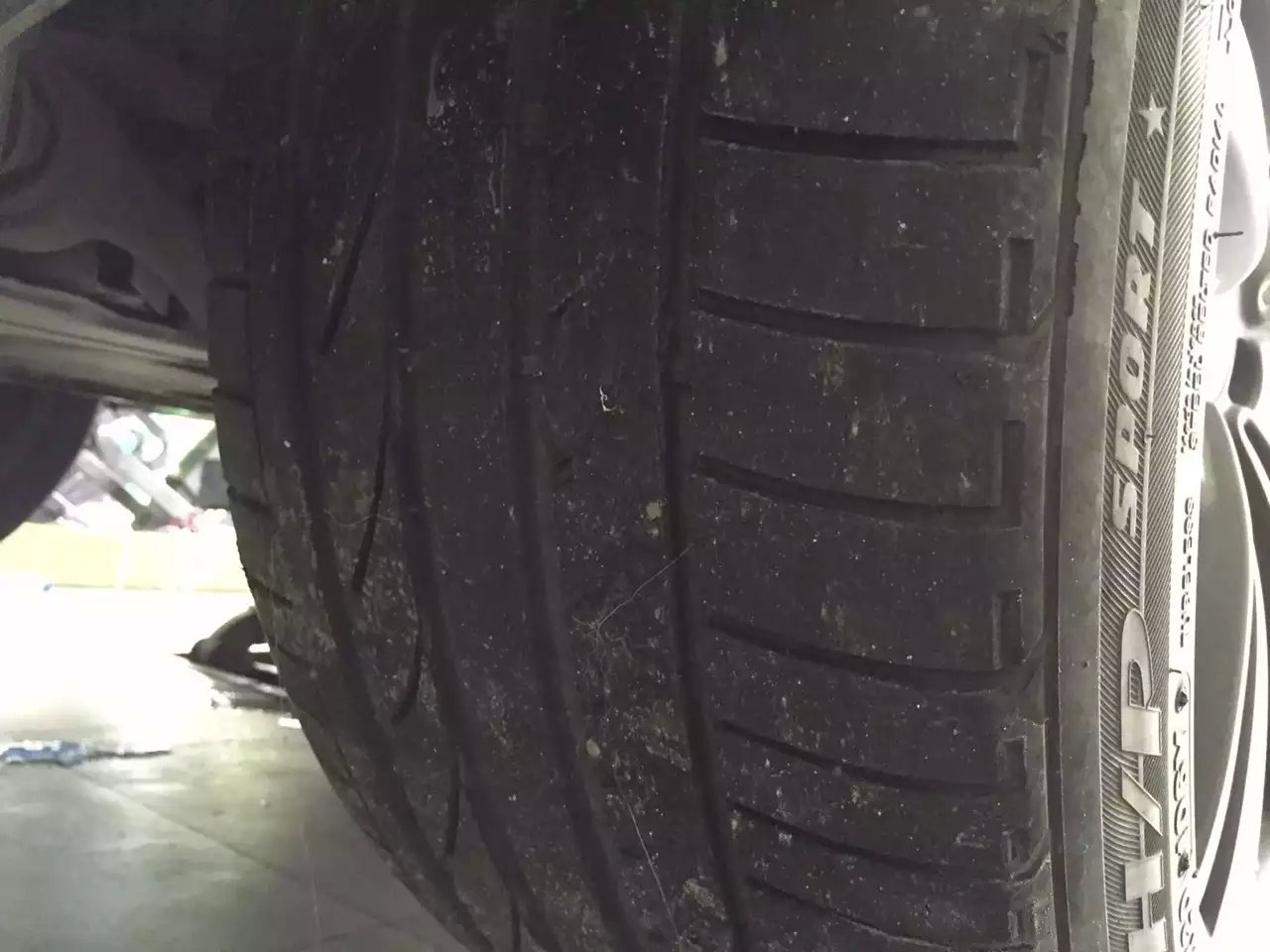 X5M．20寸，車主自己噴了黑色．6千公里拆下．要的速度！
