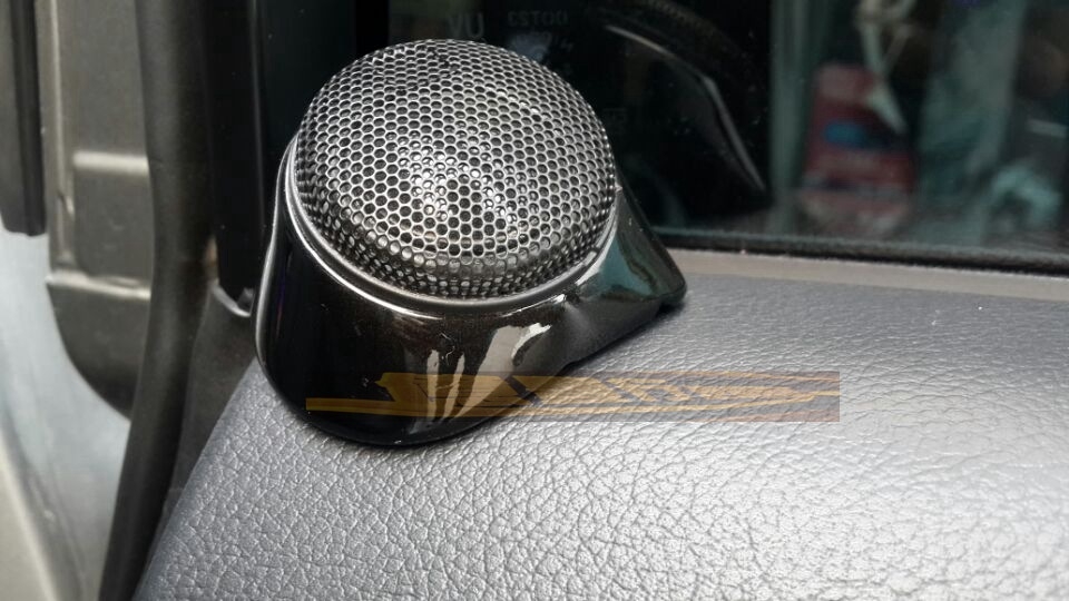 中山汽車音響改裝中山億豐行.高音倒模的樂趣——雷克薩斯IS250汽車音響改裝
