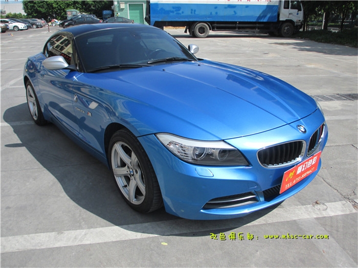 寶馬Z4貼膜改顏色 全車改色施工美國艾利小珠光金屬亮藍(lán)