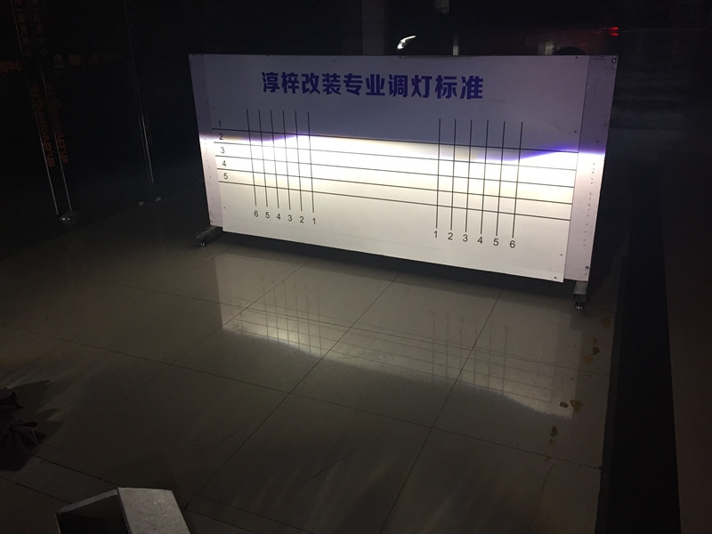 上海荣威950  改装小糸Q5透镜 岩崎氙气灯 白色天使眼 水晶日行灯
